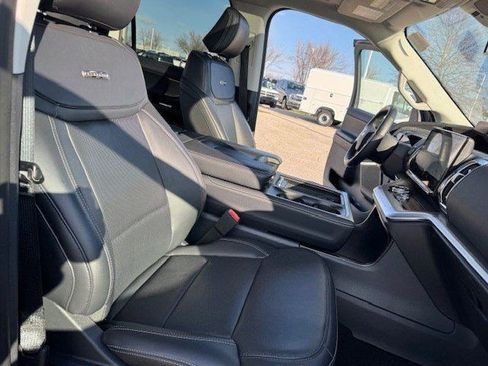 Used 2025 Ford Expedition Platinum w/ Driver's Package AWD/4WD image 42