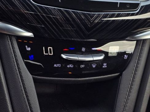 Used 2024 Cadillac XT6 Premium Luxury w/ LPO, Floor Liner Package AWD/4WD image 33