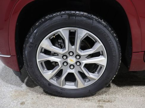 Used 2021 Chevrolet Traverse Premier w/ LPO, Floor Liner Package AWD/4WD image 7