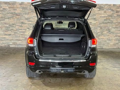 Used 2019 Jeep Grand Cherokee Overland AWD/4WD image 9