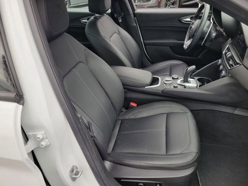 Used 2024 Alfa Romeo Giulia Sprint image 18