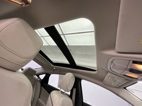 Used 2015 Chrysler 200 C w/ Navigation & Sound Group I image 7