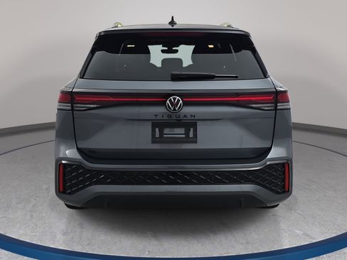 New 2026 Volkswagen Tiguan SE R-Line FWD image 6
