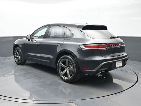 Certified 2025 Porsche Macan AWD/4WD image 3