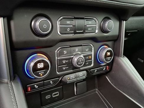 Certified 2023 Chevrolet Tahoe Z71 w/ Luxury Package AWD/4WD image 20