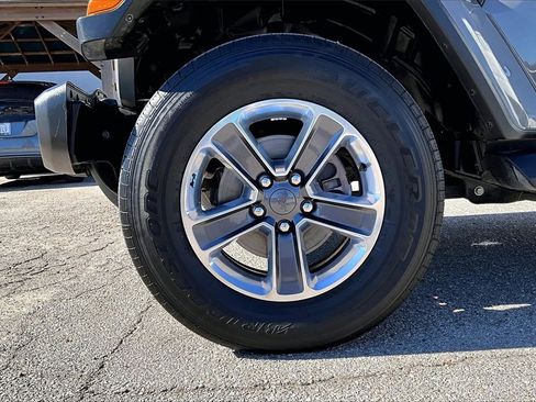 Used 2021 Jeep Wrangler Unlimited Sahara image 33