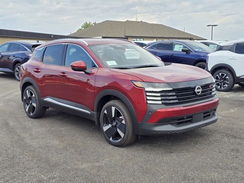 Used 2025 Nissan Kicks SR AWD/4WD image 46