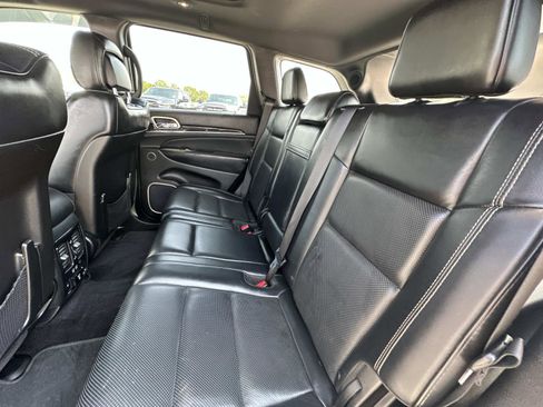 Used 2017 Jeep Grand Cherokee Overland w/ Jeep Active Safety Group image 15