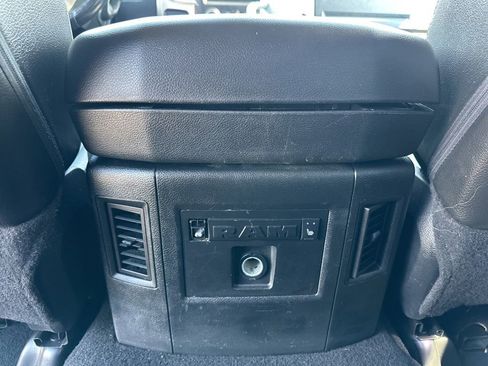 Used 2014 RAM 3500 Laramie w/ Convenience Group AWD/4WD image 19