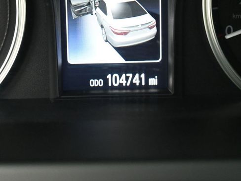 Used 2015 Toyota Camry SE image 19