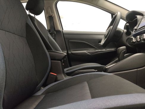 Used 2024 Nissan Versa SV FWD image 21