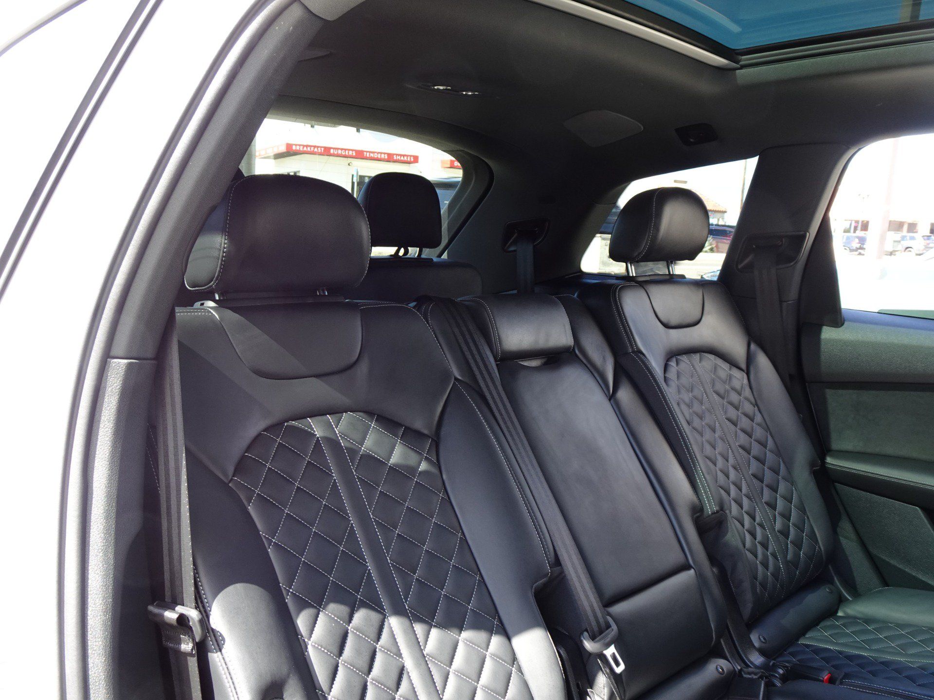 Used 2023 Audi SQ7 Premium Plus w/ Towing Package AWD/4WD image 20