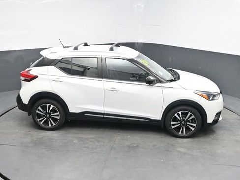 Used 2020 Nissan Kicks SR w/ Exterior Package image 28