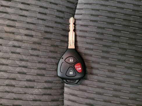 Used 2018 Toyota 4Runner SR5 RWD image 32