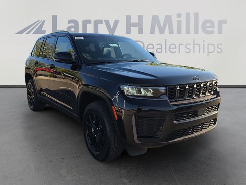 New 2026 Jeep Grand Cherokee Altitude AWD/4WD image 7