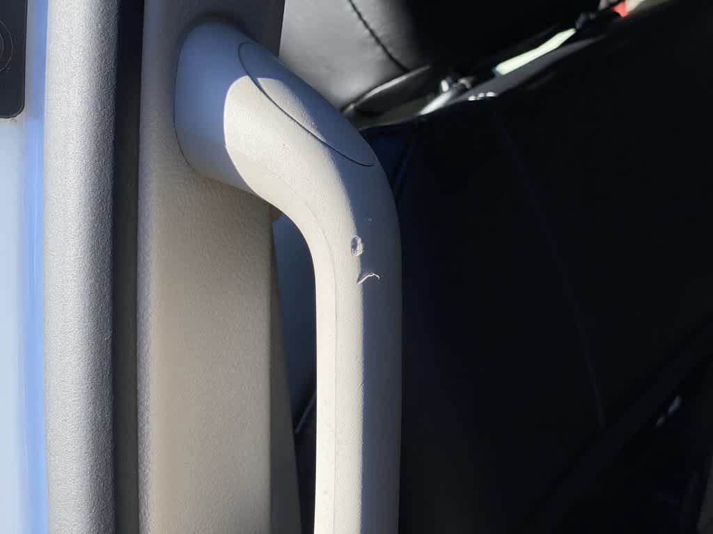 Used 2024 Chrysler Pacifica Touring-L FWD image 29