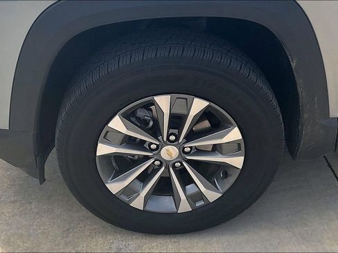 Used 2026 Chevrolet Equinox LT FWD image 6