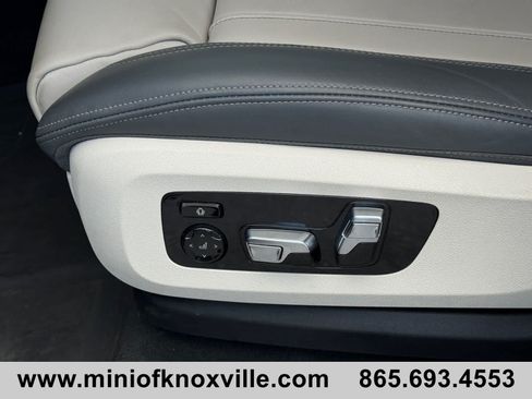 Used 2024 BMW X7 M60i AWD/4WD image 14