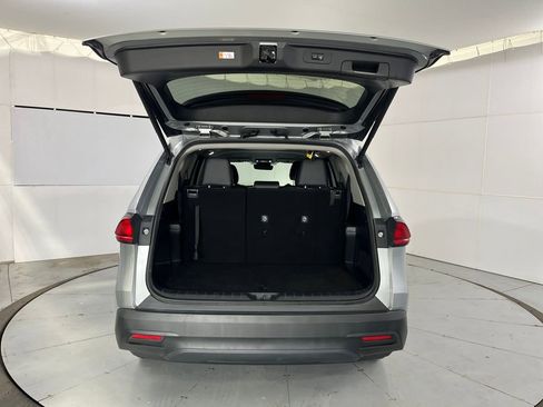 Used 2025 Toyota Grand Highlander AWD image 13