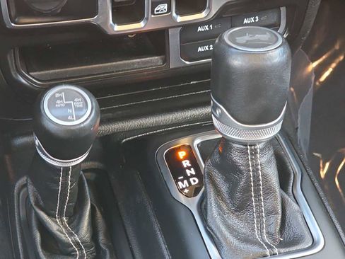 Used 2021 Jeep Wrangler Unlimited Sahara image 21