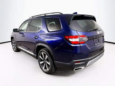 Certified 2025 Honda Pilot Touring image 32