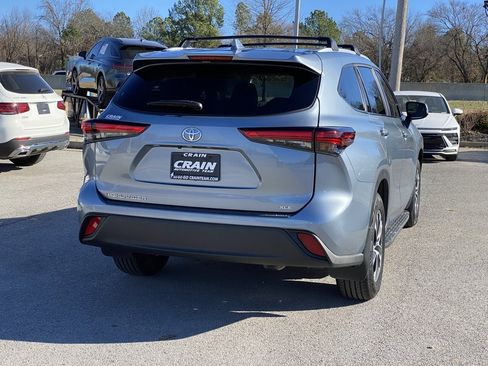Used 2023 Toyota Highlander XLE image 8
