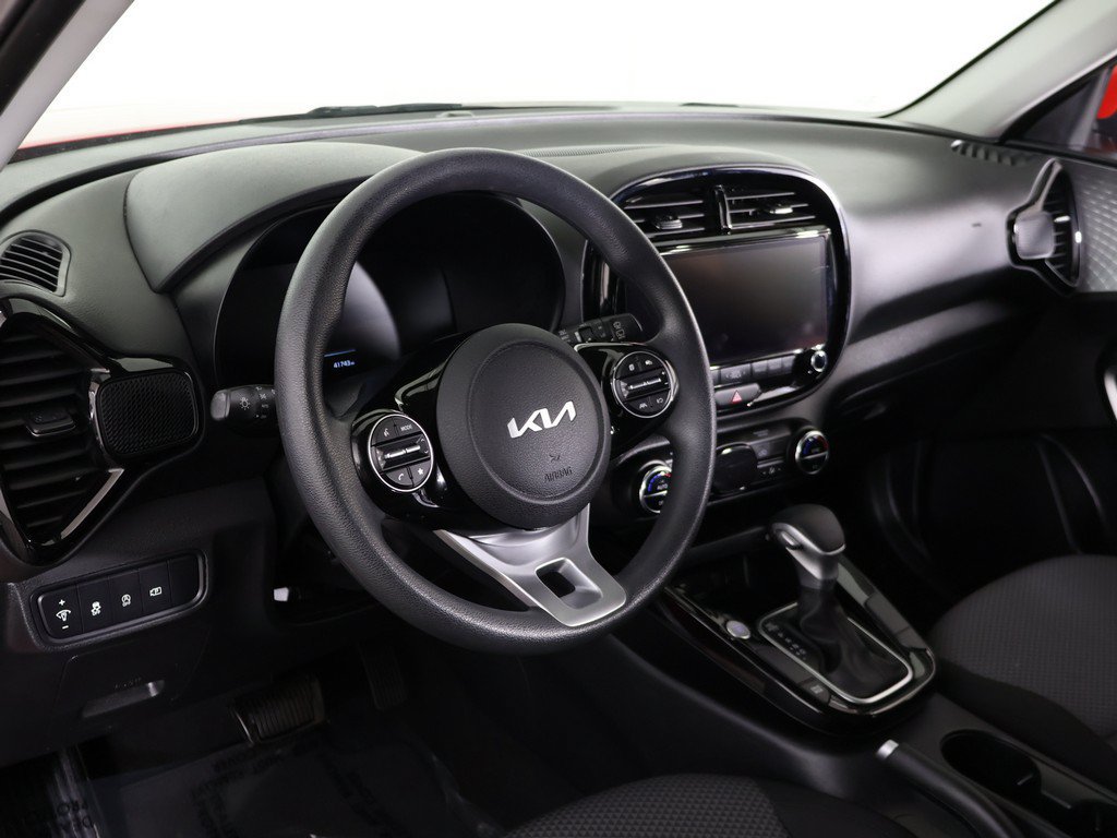 Used 2024 Kia Soul S FWD image 25