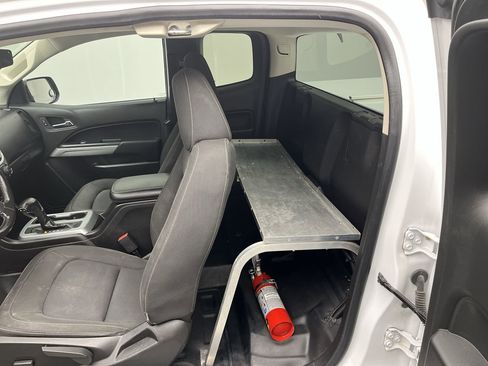 Used 2021 Chevrolet Colorado LT w/ Fleet Safety Package image 10