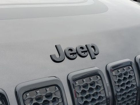 Certified 2022 Jeep Cherokee Latitude AWD/4WD image 2
