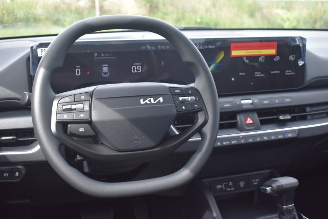 New 2026 Kia K4 FWD image 17