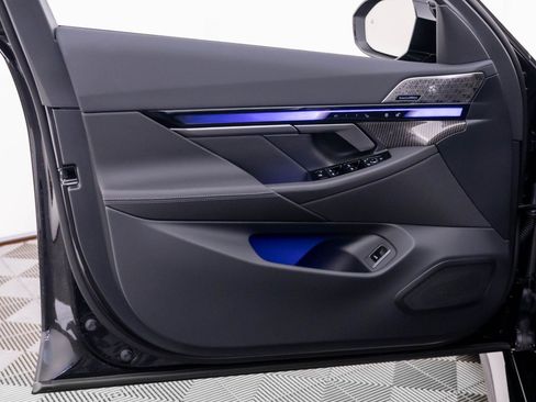 New 2027 BMW M5 Touring AWD/4WD image 14