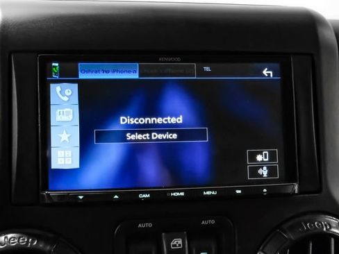 Used 2014 Jeep Wrangler Unlimited Sahara w/ Connectivity Group AWD/4WD image 29