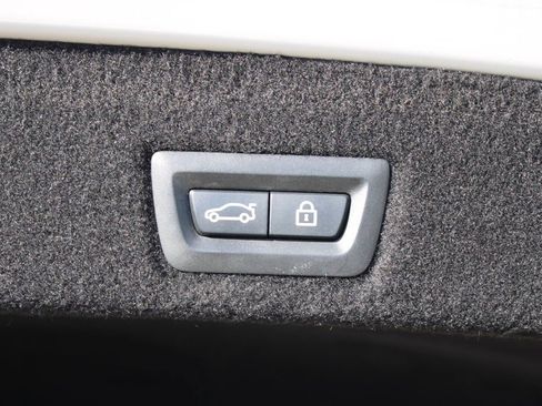 Used 2018 BMW 750i image 36