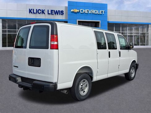 New 2025 Chevrolet Express 3500 w/ Driver Convenience Package image 6