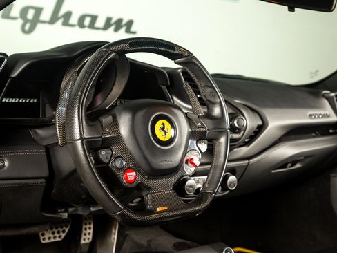 Used 2016 Ferrari 488 GTB image 2