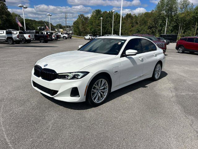 Used 2023 BMW 330e xDrive AWD/4WD image 7