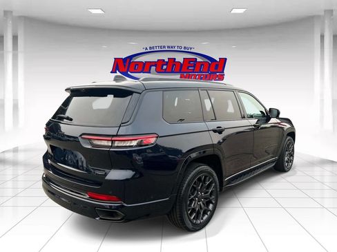Used 2023 Jeep Grand Cherokee L Summit AWD/4WD image 3