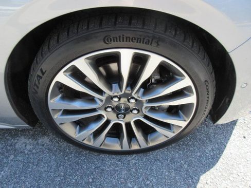 Used 2020 Lincoln Continental Reserve w/ Luxury Package AWD/4WD image 12