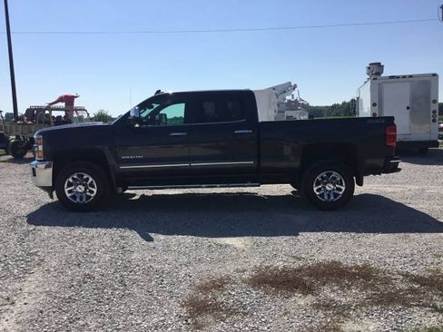 Used 2016 Chevrolet Silverado 2500 LTZ w/ Duramax Plus Package AWD/4WD image 6