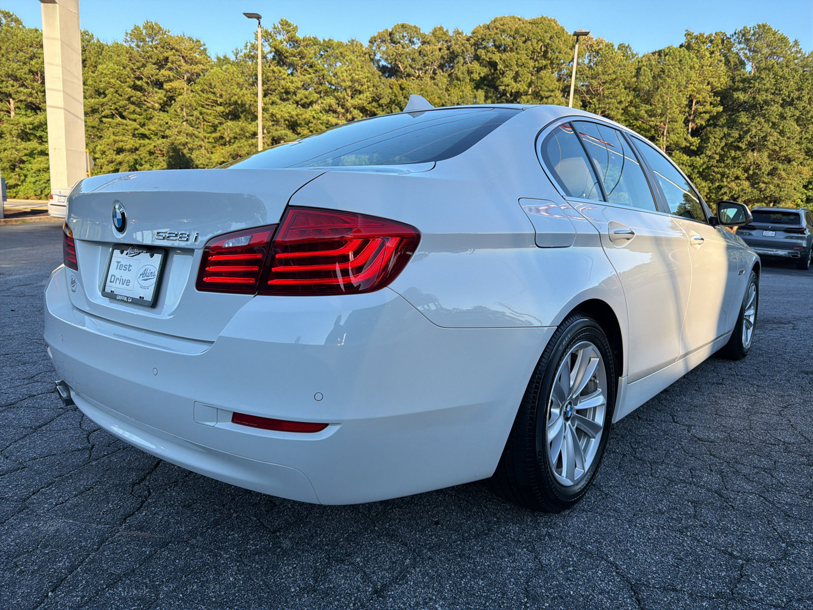 Used 2015 BMW 528i Sedan RWD image 6