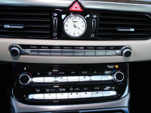 Used 2019 Genesis G90 3.3T Premium image 15