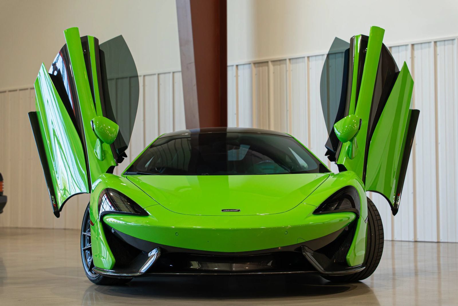 Used 2016 McLaren 570S Coupe RWD image 5