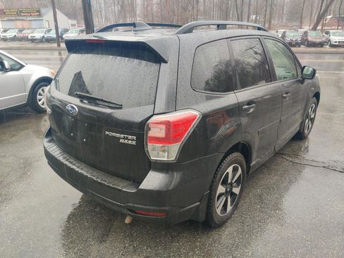 Used 2017 Subaru Forester 2.5i Premium image 6