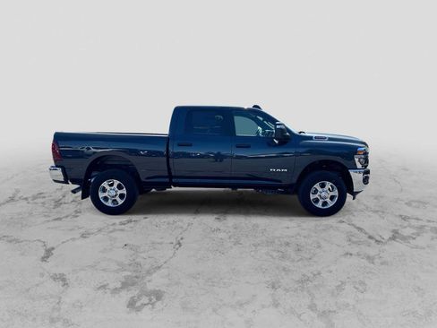 New 2026 RAM 2500 Big Horn AWD/4WD image 9