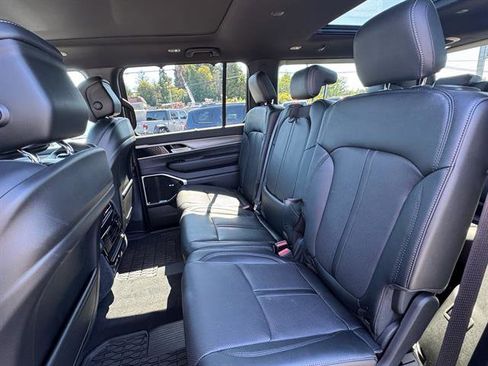 New 2025 Jeep Wagoneer Series III w/ Premium Group I image 52