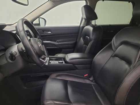 Used 2022 Nissan Pathfinder SL AWD/4WD image 17