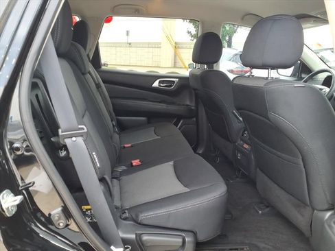 Used 2018 Nissan Pathfinder SV FWD image 15