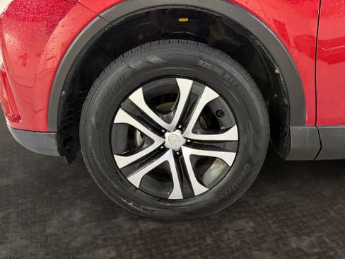 Used 2017 Toyota RAV4 LE FWD image 21
