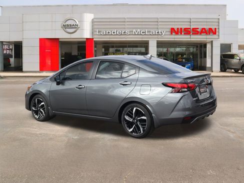 New 2025 Nissan Versa SR w/ Trunk Package image 5