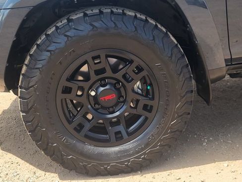 Used 2024 Toyota 4Runner TRD Off-Road Premium w/ Moonroof Package AWD/4WD image 9